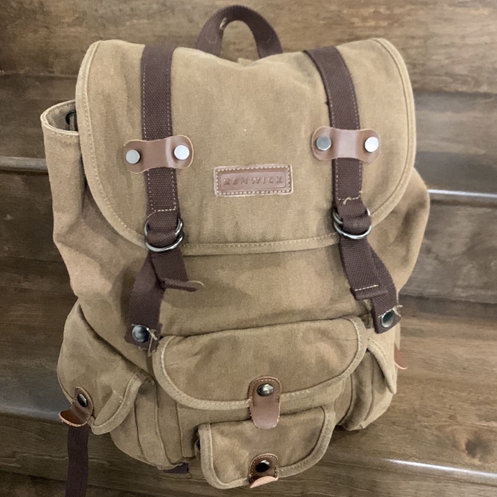 RENWICK Vintage style Canvas Backpack (Almost new)
